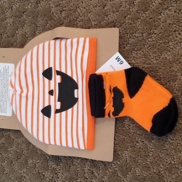 Boys Baby Essentials 4pc Mommy's Little Monster Pants Hat Set Size 3 6 9 mo NWT - Picture 5 of 5